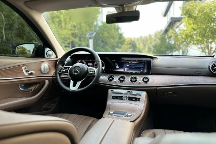 Used Mercedes-Benz E-Class 2020 Restyled E 300 L Exclusive Edition Interior 8
