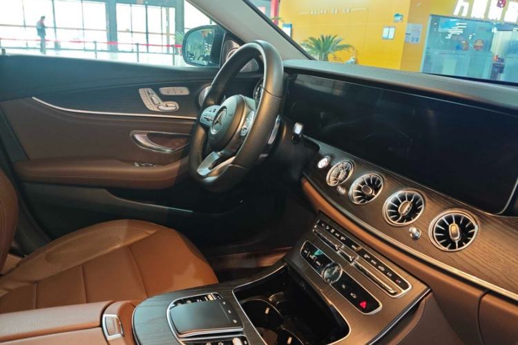 Used Mercedes-Benz E-Class 2020 Restyled E 300 L Sport Exclusive Edition Interior 8