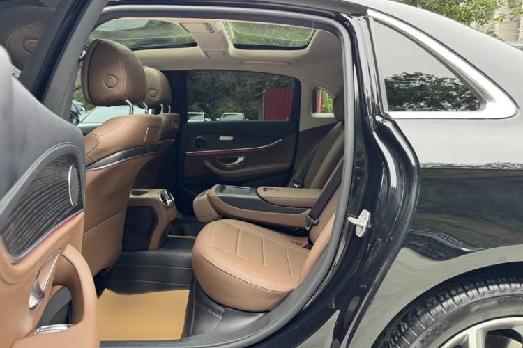 Used Mercedes-Benz E-Class 2020 Restyled E 300 L Sporty and Stylish Edition Interior 8