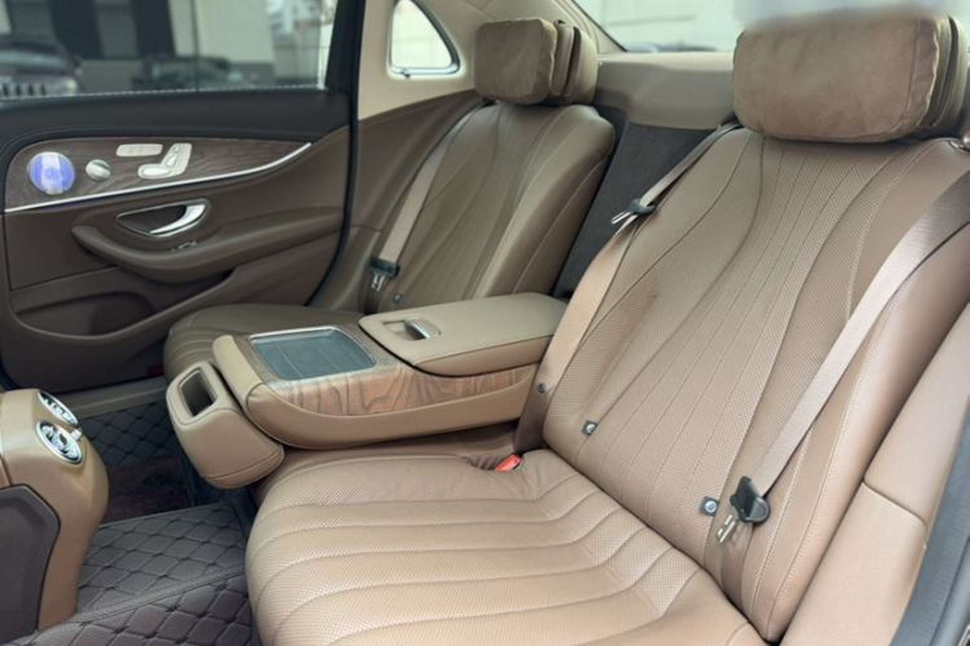 Used Mercedes-Benz E-Class 2020 Restyled E 300 L Exclusive Edition Interior 9