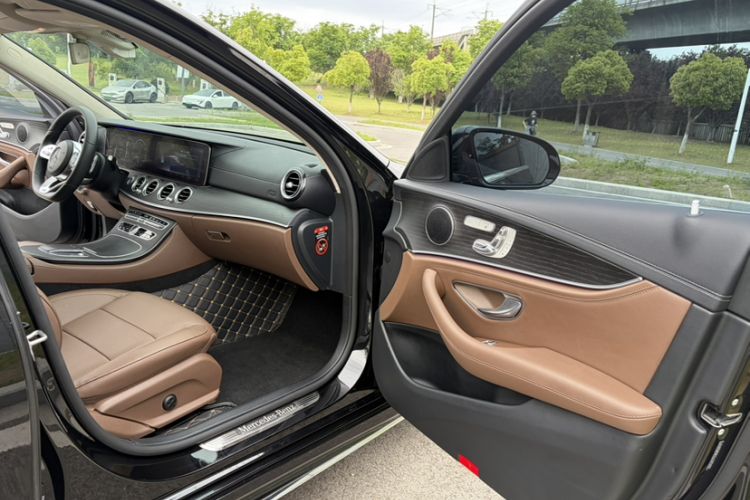 Used Mercedes-Benz E-Class 2020 Restyled E 300 L Sporty and Stylish Edition Interior 9