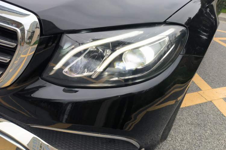 Used Mercedes-Benz E-Class 2020 E 300 L Sporty and Stylish Model Left Front Headlight