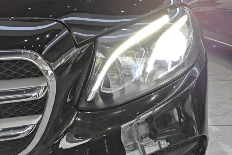 Used Mercedes-Benz E-Class 2020 E 300 L Sporty and Stylish Model Left Front Headlight