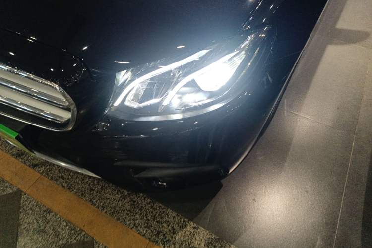 Used Mercedes-Benz E-Class 2020 Restyled E 300 L Sporty and Stylish Edition Left Front Headlight