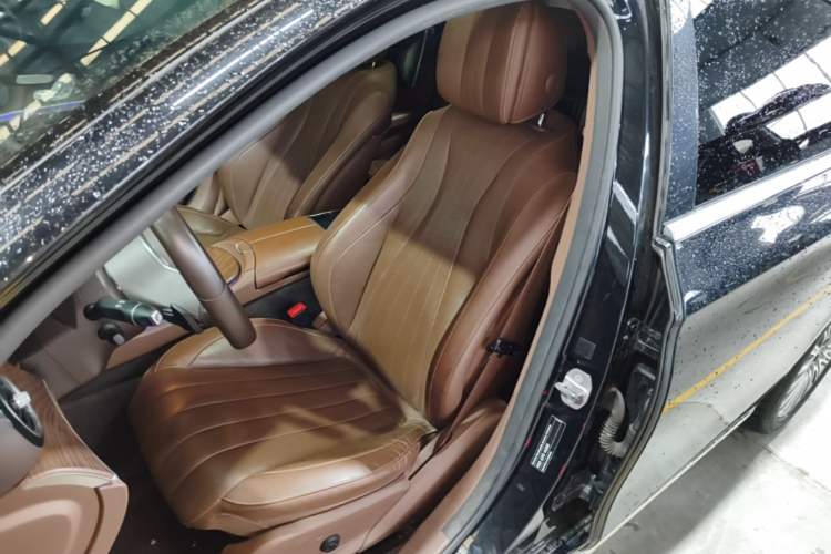 Used Mercedes-Benz E-Class 2020 Restyled E 300 L Exclusive Edition Left Front Seat