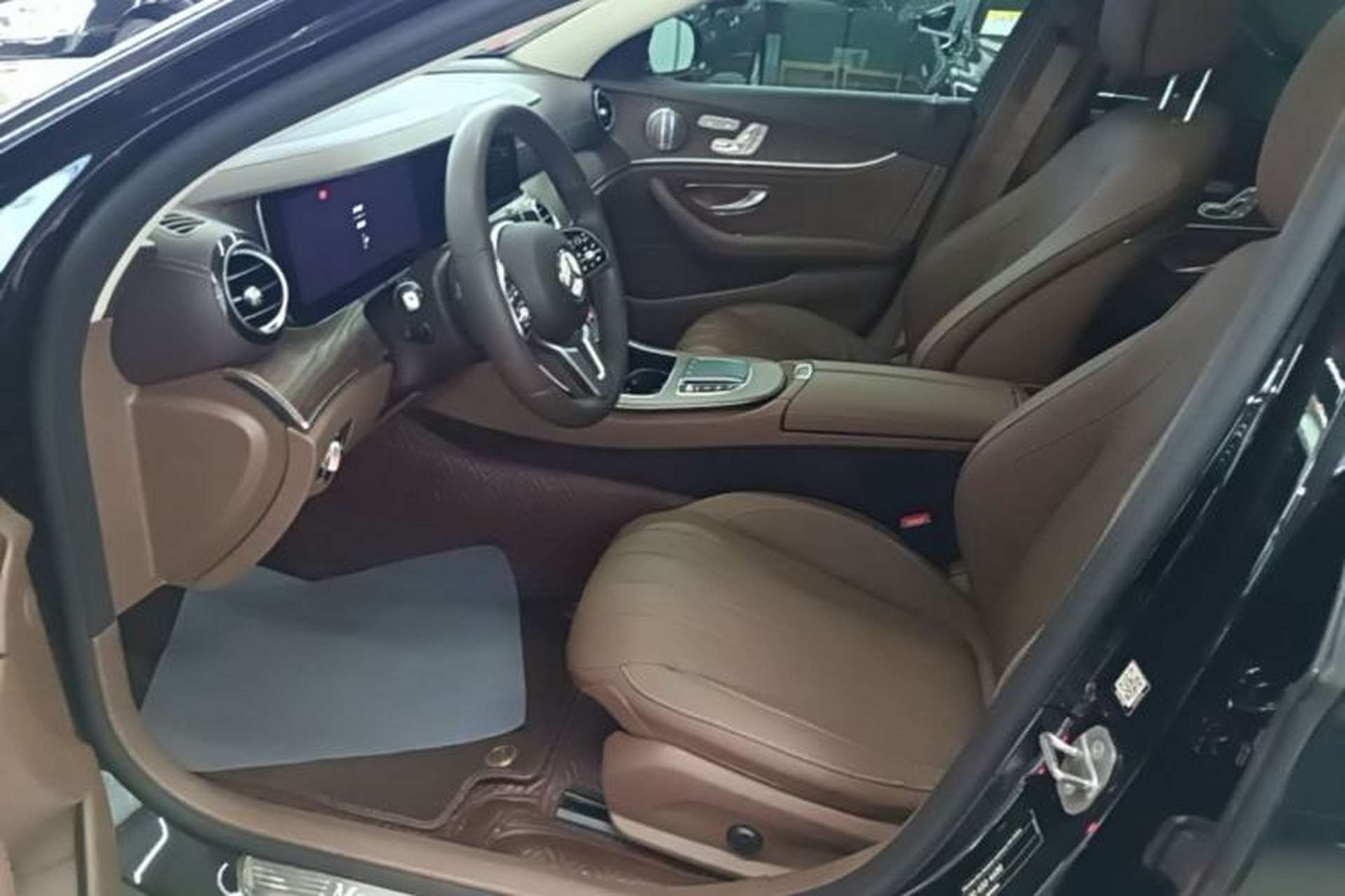 Used Mercedes-Benz E-Class 2020 Restyled E 300 L Exclusive Edition Left Front Seat
