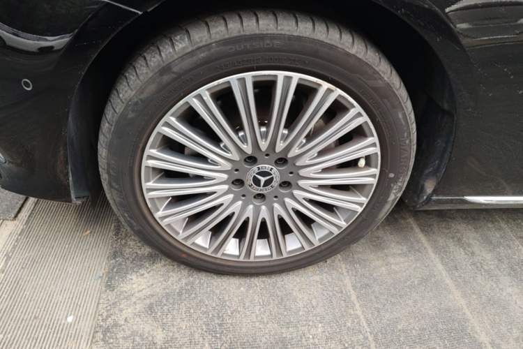 Used Mercedes-Benz E-Class 2020 Facelift E 300 L Stylish Edition Left Front Wheel Hub