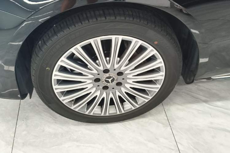 Used Mercedes-Benz E-Class 2020 Restyled E 300 L Exclusive Edition Left Front Wheel Hub