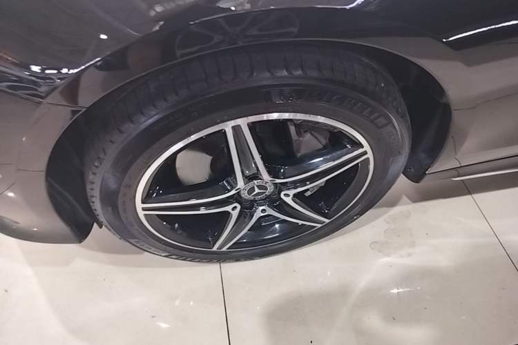 Used Mercedes-Benz E-Class 2020 Restyled E 300 L Sport Exclusive Edition Left Front Wheel Hub