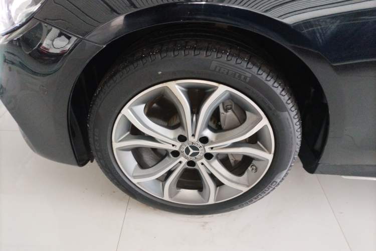 Used Mercedes-Benz E-Class 2020 E 300 L Sport Luxury Edition Left Front Wheel Hub