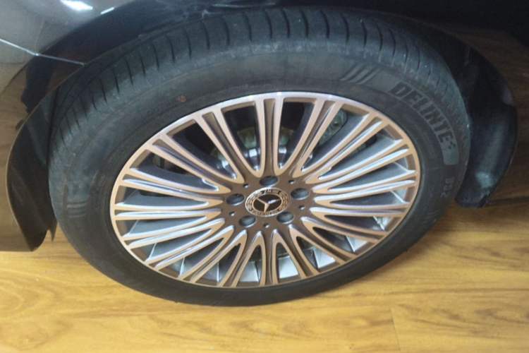 Used Mercedes-Benz E-Class 2020 E 300 L Stylish Model Left Front Wheel Hub
