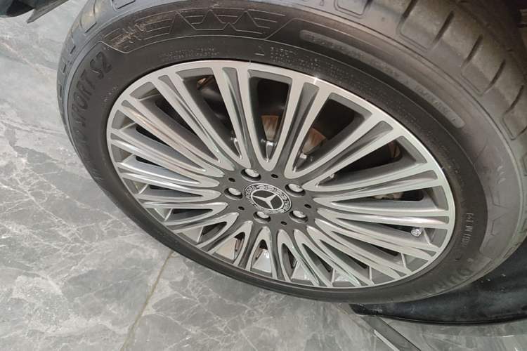 Used Mercedes-Benz E-Class 2020 Restyled E 300 L Sport Exclusive Edition Left Front Wheel Hub