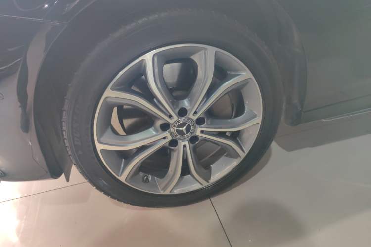 Used Mercedes-Benz E-Class 2020 Restyled E 300 L Sporty and Stylish Edition Left Front Wheel Hub