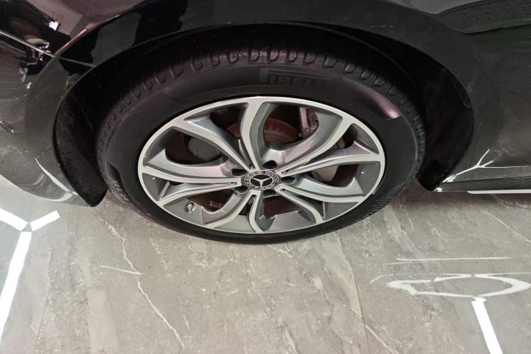 Used Mercedes-Benz E-Class 2020 E 300 L Sport Luxury Edition Left Front Wheel Hub