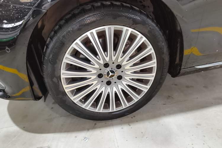 Used Mercedes-Benz E-Class 2020 Restyled E 300 L Exclusive Edition Left Front Wheel Hub