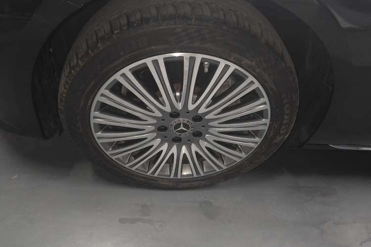 Used Mercedes-Benz E-Class 2020 E 300 L Luxury Model Left Front Wheel Hub