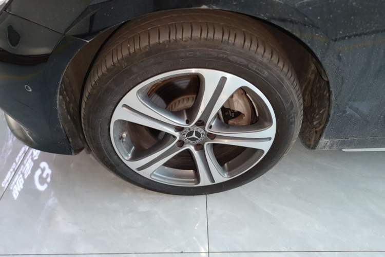 Used Mercedes-Benz E-Class 2020 Facelift E 260 L Sport Edition Left Front Wheel Hub