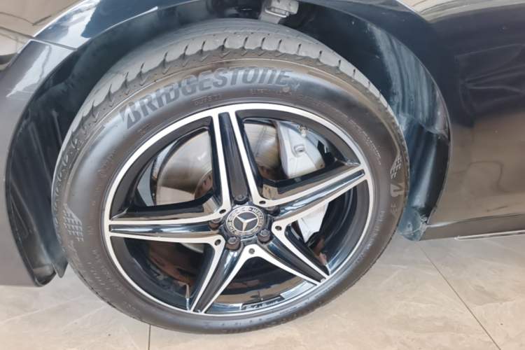 Used Mercedes-Benz E-Class 2020 Restyled E 300 L Sport Exclusive Edition Left Front Wheel Hub