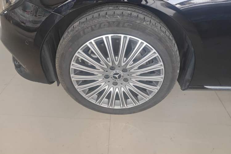 Used Mercedes-Benz E-Class 2020 Restyled E 300 L Exclusive Edition Left Front Wheel Hub
