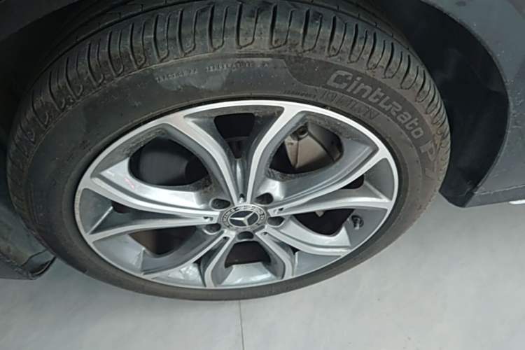 Used Mercedes-Benz E-Class 2020 Restyled E 300 L Sporty and Stylish Edition Left Front Wheel Hub
