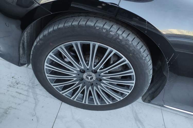 Used Mercedes-Benz E-Class 2020 E 300 L Stylish Model Left Front Wheel Hub