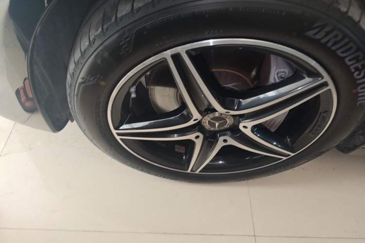 Used Mercedes-Benz E-Class 2020 Restyled E 300 L Sport Exclusive Edition Left Front Wheel Hub