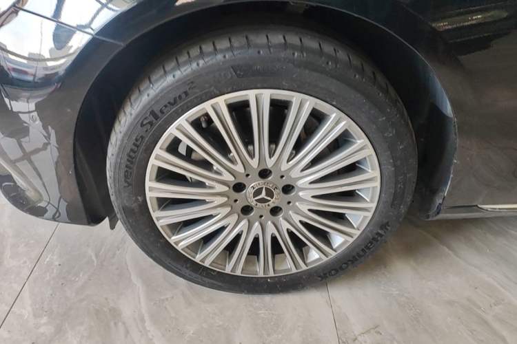 Used Mercedes-Benz E-Class 2020 Facelift E 300 L Stylish Edition Left Front Wheel Hub