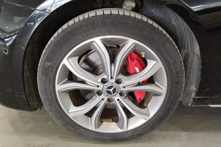 Used Mercedes-Benz E-Class 2020 E 300 L Sport Luxury Edition Left Front Wheel Hub