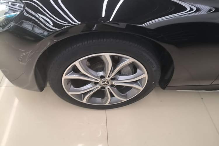 Used Mercedes-Benz E-Class 2020 E 300 L Sporty and Stylish Model Left Front Wheel Hub