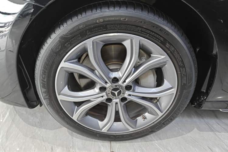 Used Mercedes-Benz E-Class 2020 E 300 L Sporty and Stylish Model Left Front Wheel Hub