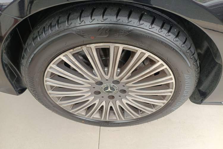 Used Mercedes-Benz E-Class 2020 Restyled E 300 L Exclusive Edition Left Front Wheel Hub