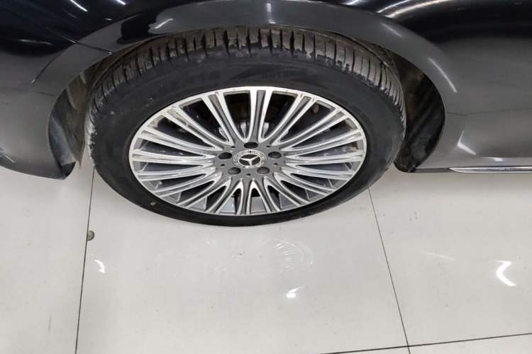 Used Mercedes-Benz E-Class 2020 E 300 L Luxury Model Left Front Wheel Hub