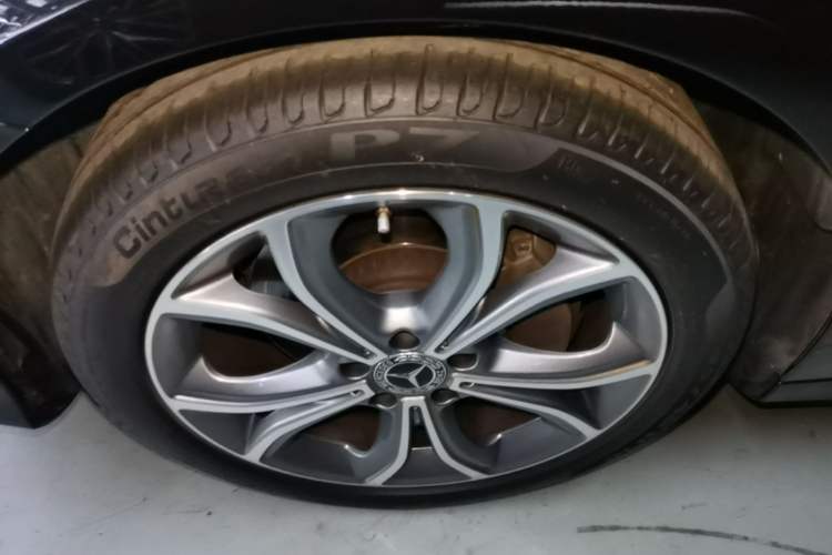Used Mercedes-Benz E-Class 2020 Restyled E 300 L Sporty and Stylish Edition Left Front Wheel Hub