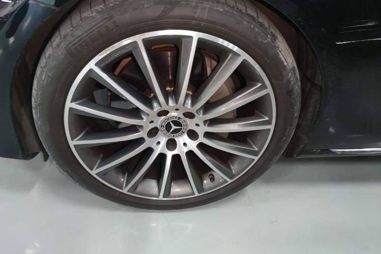 Used Mercedes-Benz E-Class 2020 E 300 L Luxury Model Left Front Wheel Hub