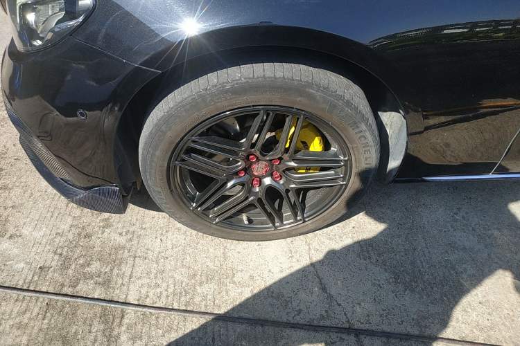 Used Mercedes-Benz E-Class 2020 E 260 L Left Front Wheel Hub