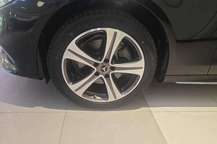 Used Mercedes-Benz E-Class 2020 Facelift E 260 L Sport Edition Left Front Wheel Hub