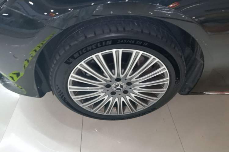 Used Mercedes-Benz E-Class 2020 Restyled E 300 L Exclusive Edition Left Front Wheel Hub