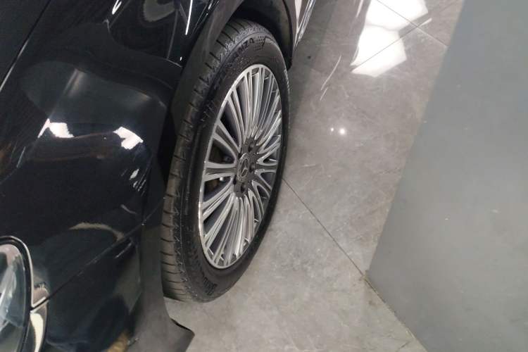 Used Mercedes-Benz E-Class 2020 E 300 L Luxury Model Left Front Wheel Hub