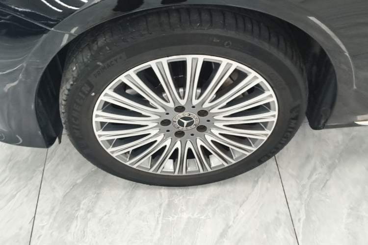Used Mercedes-Benz E-Class 2020 Restyled E 300 L Exclusive Edition Left Front Wheel Hub