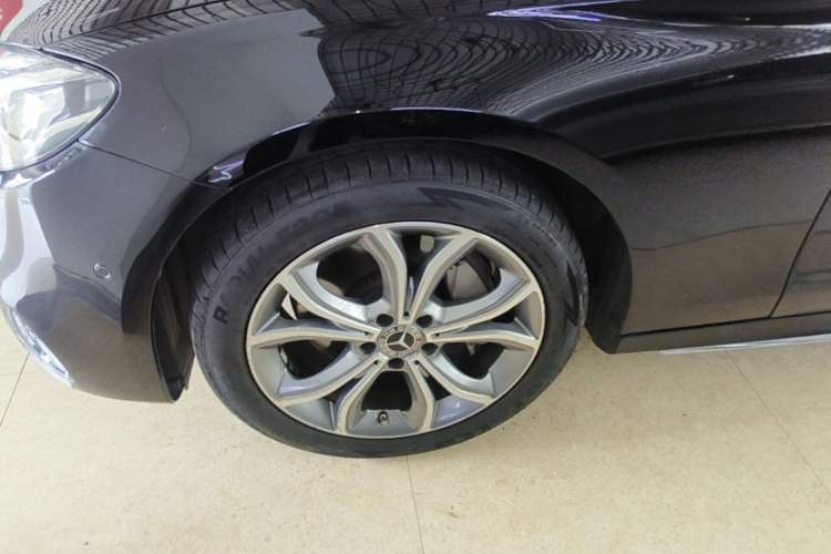 Used Mercedes-Benz E-Class 2020 Restyled E 300 L Sporty and Stylish Edition Left Front Wheel Hub