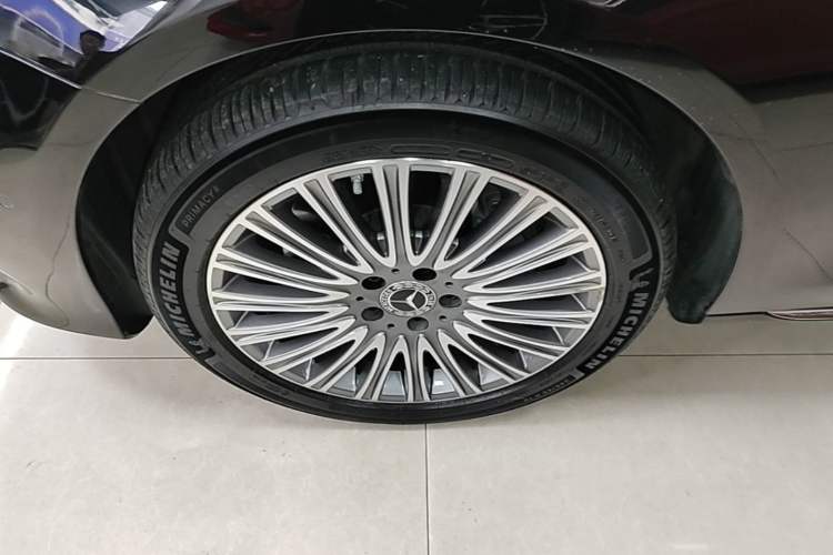 Used Mercedes-Benz E-Class 2020 E 300 L Stylish Model Left Front Wheel Hub