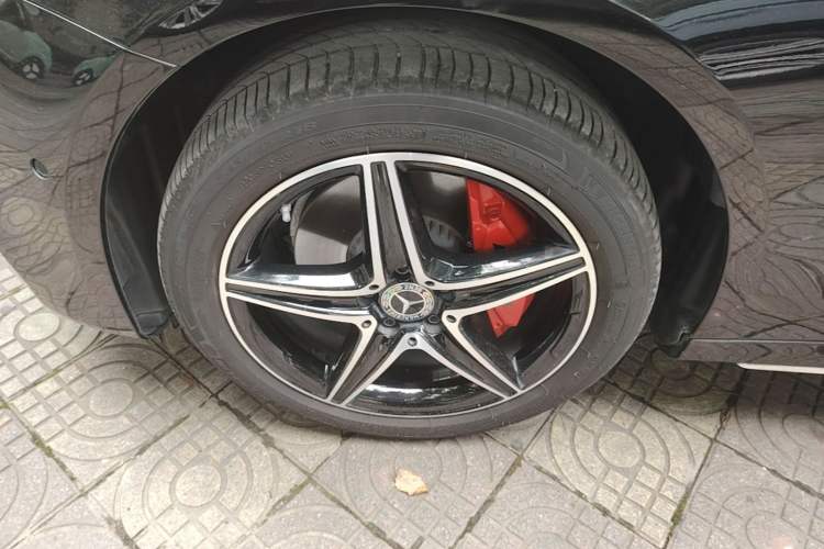 Used Mercedes-Benz E-Class 2020 Restyled E 300 L Sport Exclusive Edition Left Front Wheel Hub
