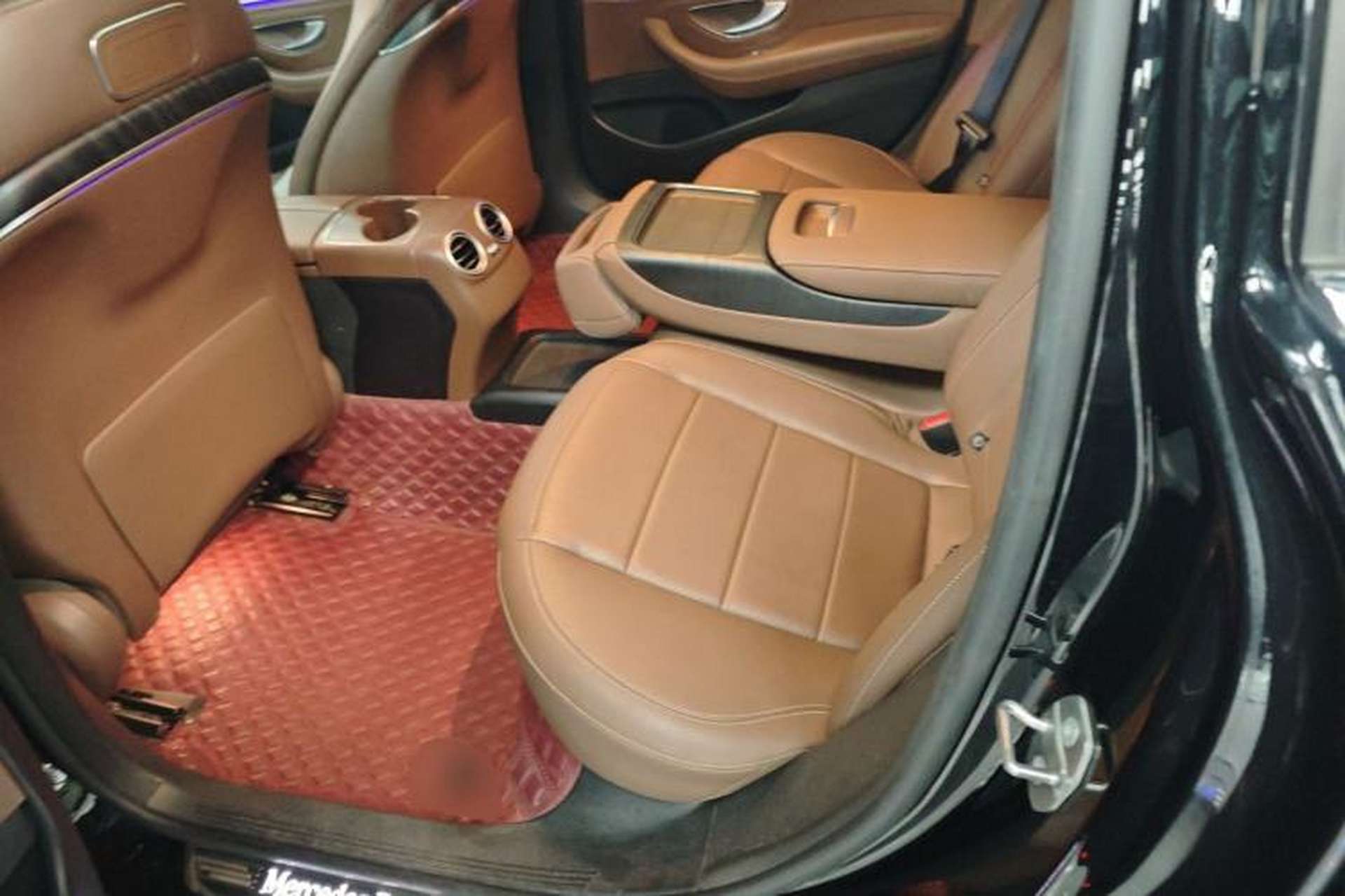 Used Mercedes-Benz E-Class 2020 E 300 L Sporty and Stylish Model Left Rear Seat