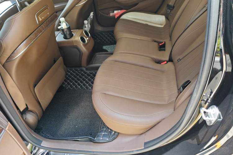 Used Mercedes-Benz E-Class 2020 E 300 L Luxury Model Left Rear Seat