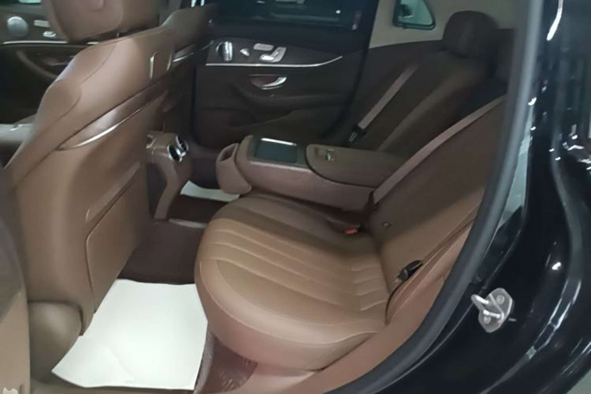 Used Mercedes-Benz E-Class 2020 Restyled E 300 L Exclusive Edition Left Rear Seat