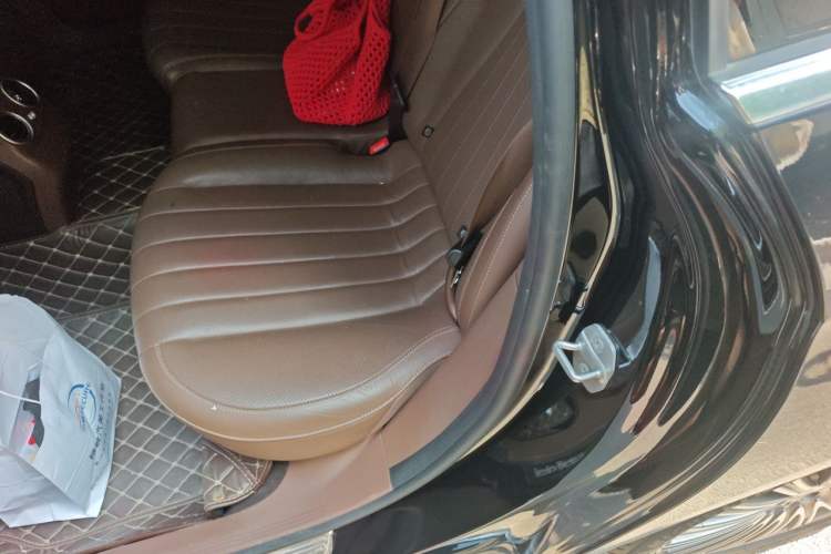 Used Mercedes-Benz E-Class 2020 Restyled E 300 L Exclusive Edition Left Rear Seat