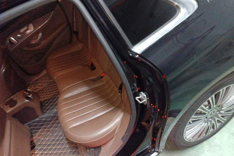 Used Mercedes-Benz E-Class 2020 Restyled E 300 L Exclusive Edition Left Rear Seat