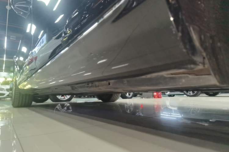 Used Mercedes-Benz E-Class 2020 Facelift E 300 L Stylish Edition Left Side Sill