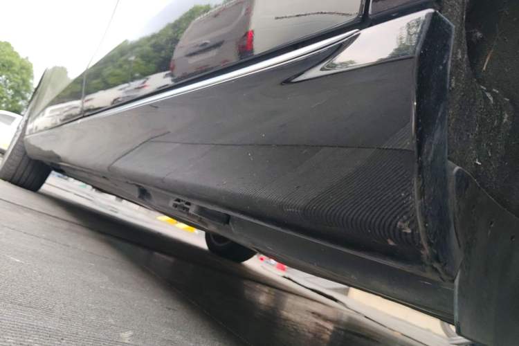 Used Mercedes-Benz E-Class 2020 Facelift E 300 L Stylish Edition Left Side Sill