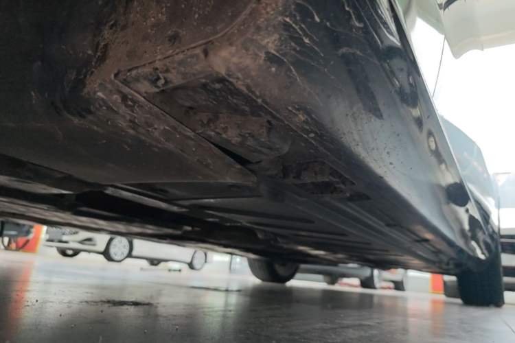 Used Mercedes-Benz E-Class 2020 E 300 L Stylish Model Left Side Sill